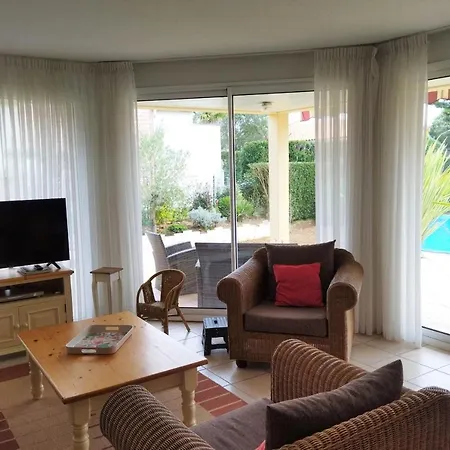 Belle Villa Avec Piscine 펜션 *